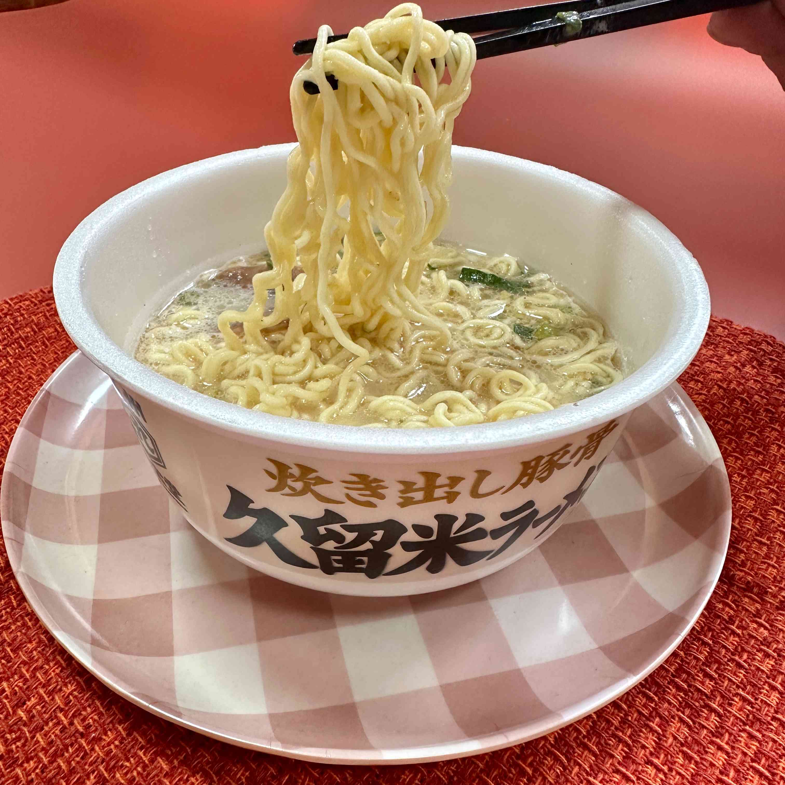 【サンポー】Kyushu Sanpodo　Kurume Ramen　1piece　87ｇ　3minutes（Cup Noodles）