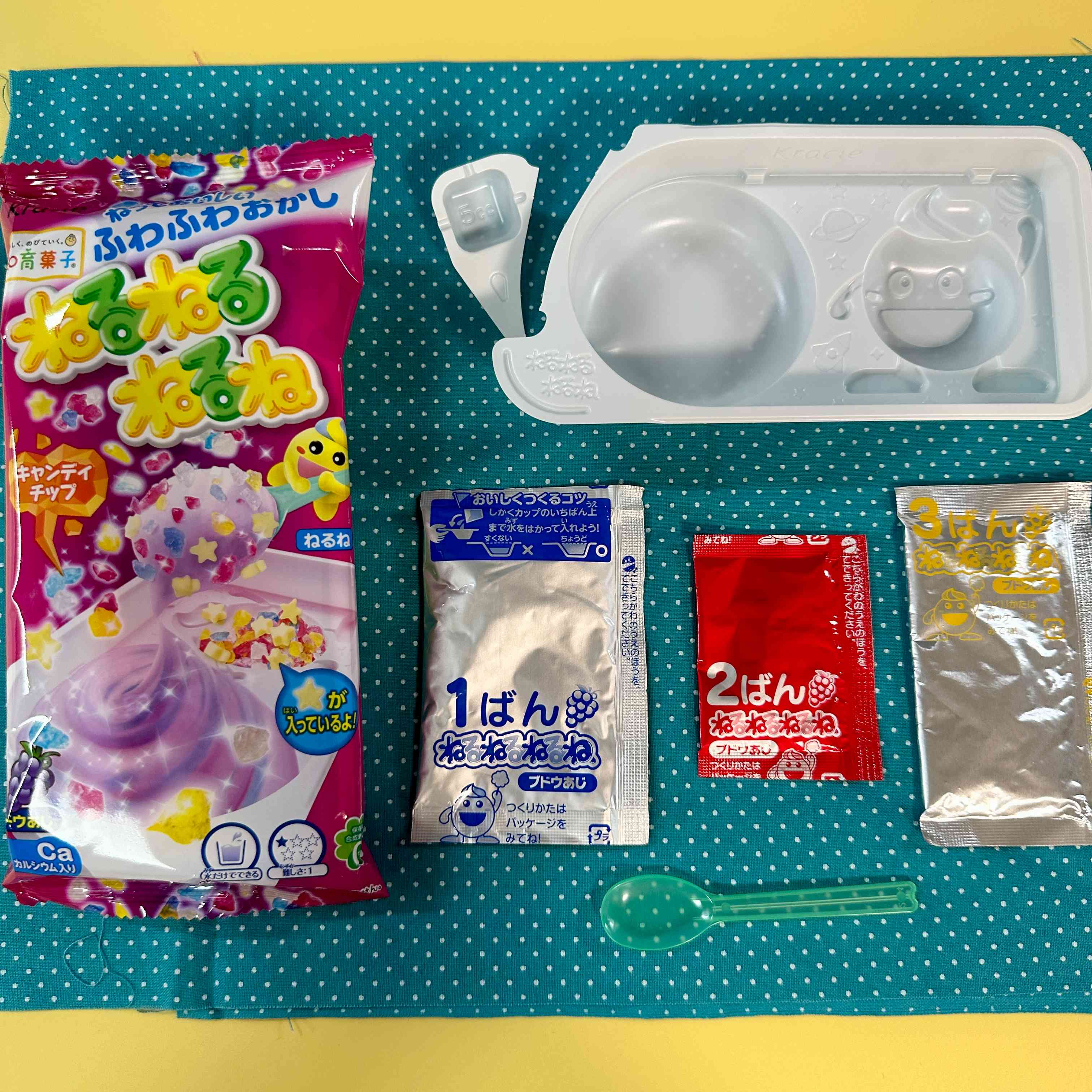 Kracie】Neru neru neru ne Grape flavor 1piece 23.5g | ton!ten!ton!