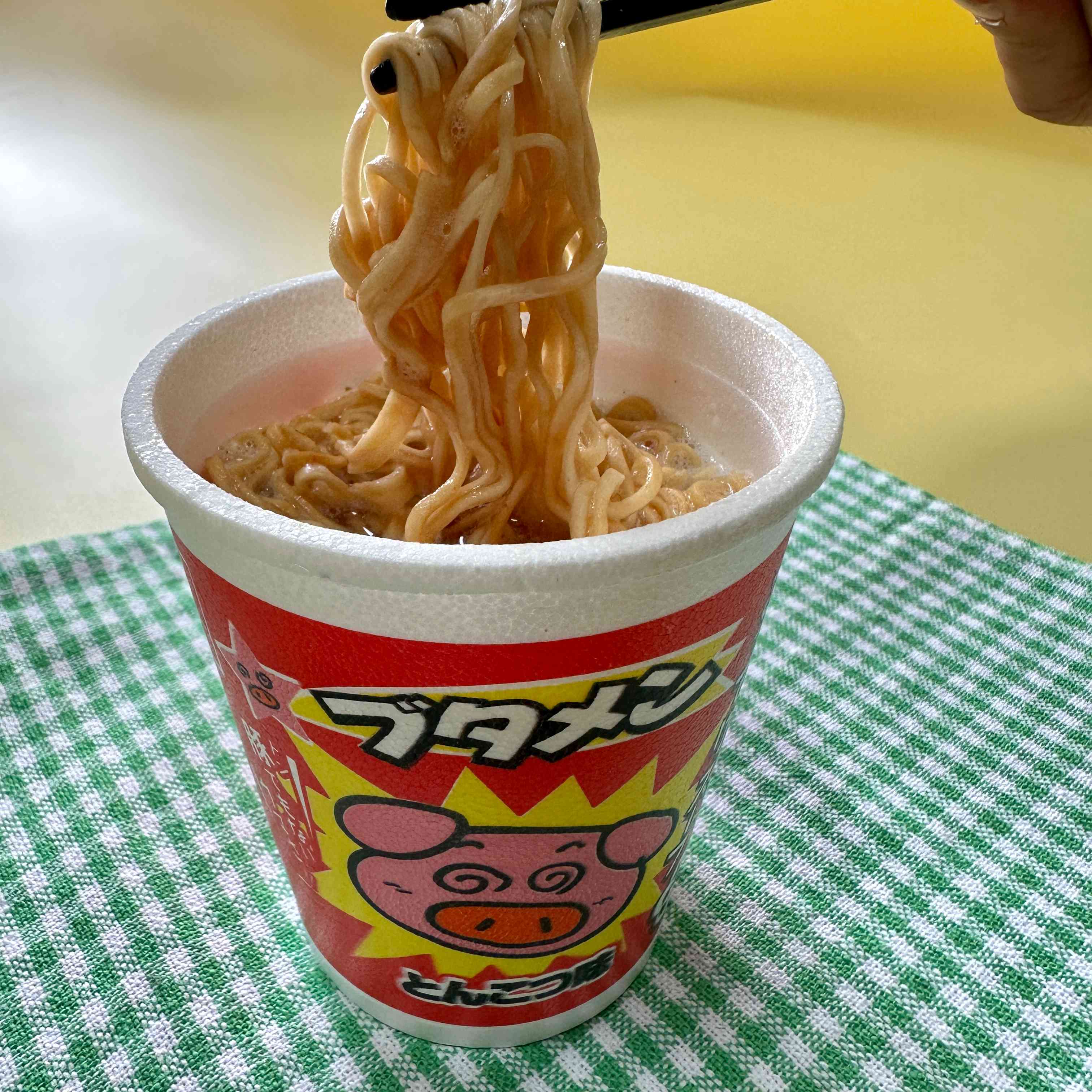 【おやつカンパニー】Butamen　Pork bone (Tonkotsu) flavor　1piece　35ｇ
