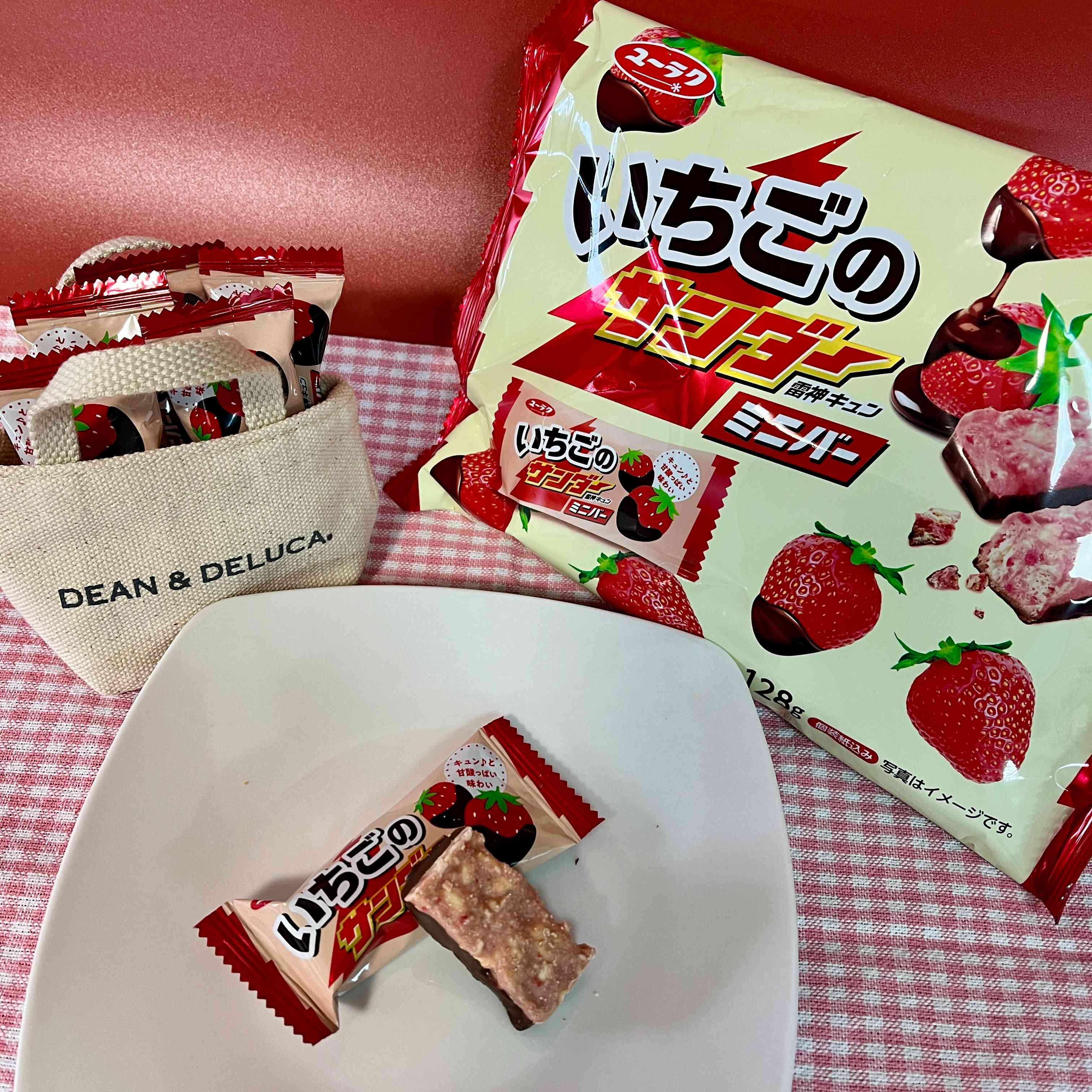 【ユーラク】Strawberry Thunder Mini Bar　1bag　128ｇ